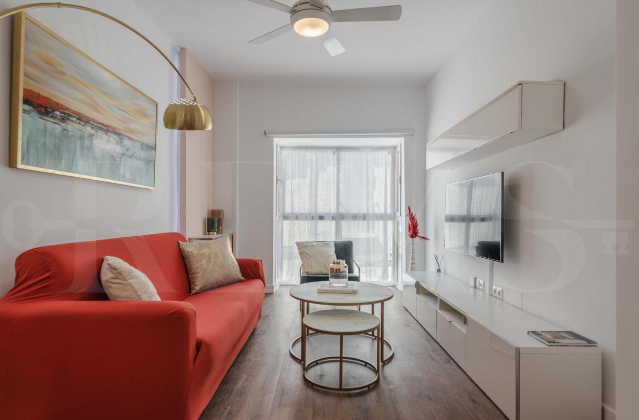 Designed Minimalist - Center By Rems Malaga
